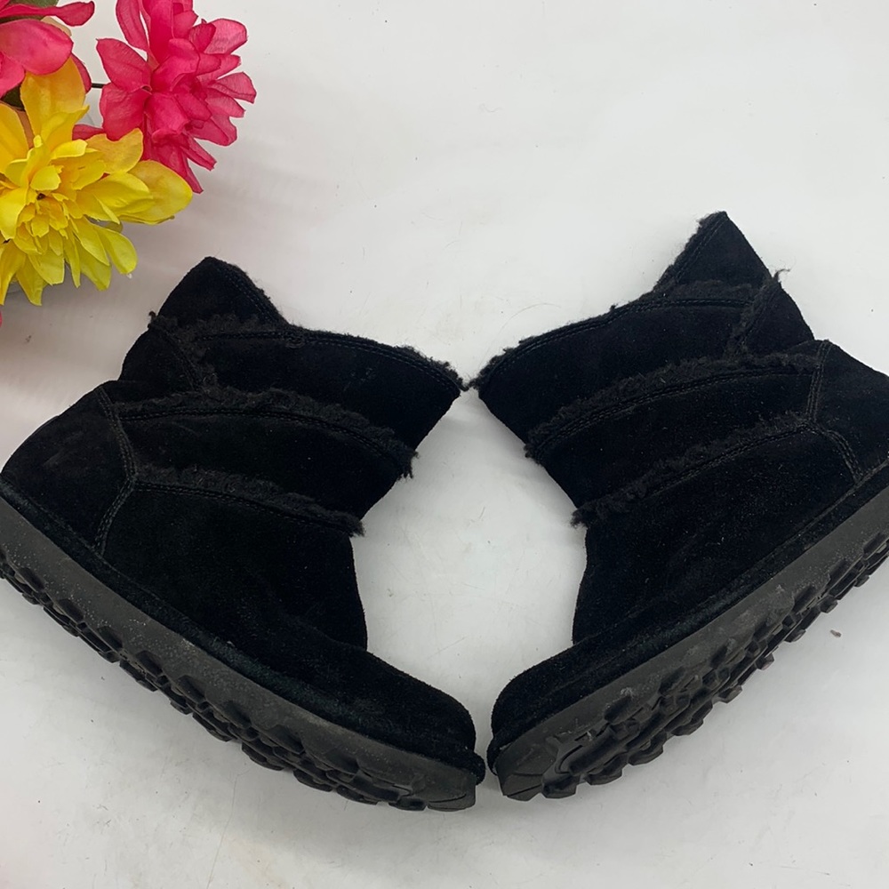 Bearpaw Short Suede Winter Boots Size 8 WRB4696